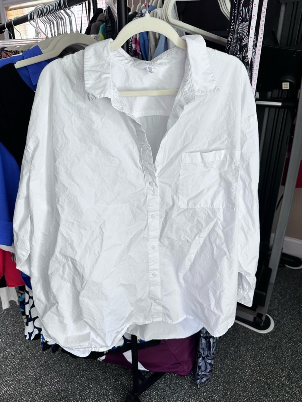 Time and Tru Women’s Crisp White Button-Up Shirt
